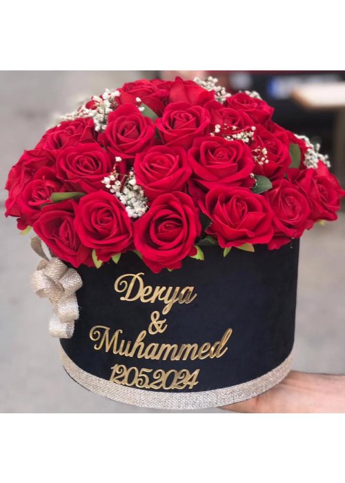 Gül ile gelen sevdaya hayır denir mi ?❤