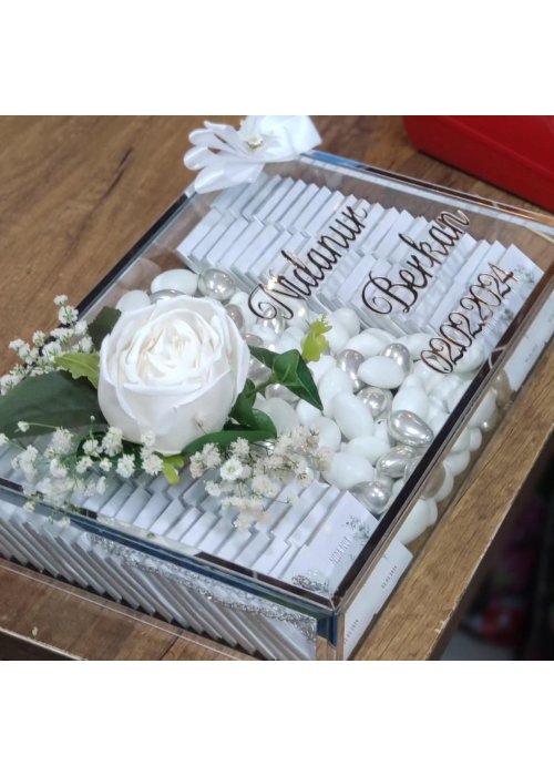 Çikolata sadece tatlı değil mutlu bir geleceğin habercisidir❤